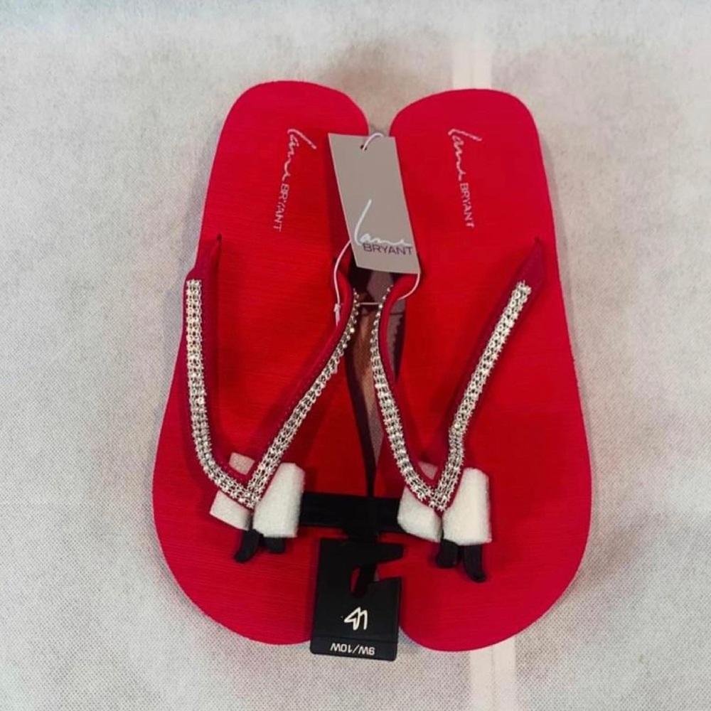Brand New Women’s Pink Rhinestone Flip Flops